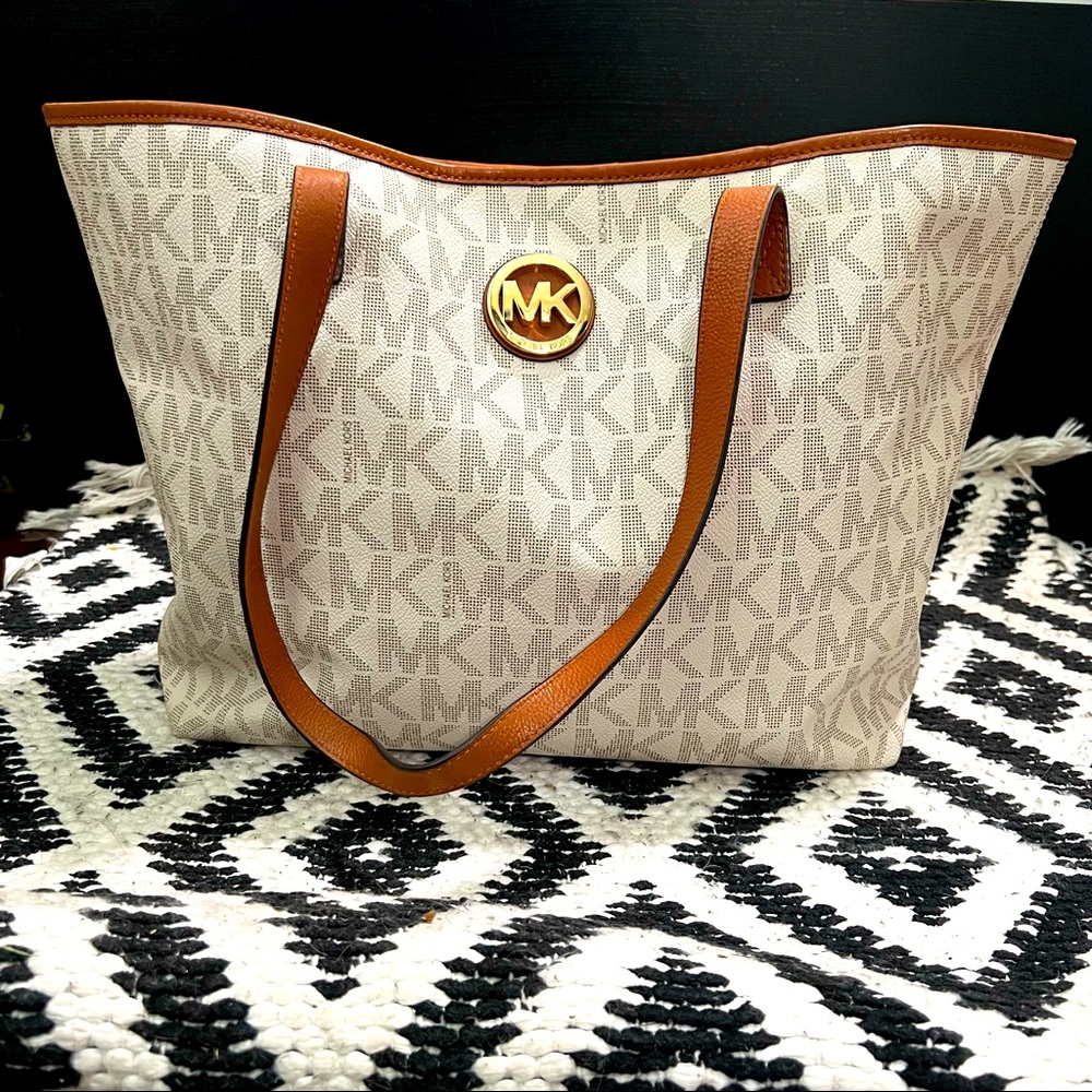 MICHAEL Michael Kors Large Logo Tote Bag